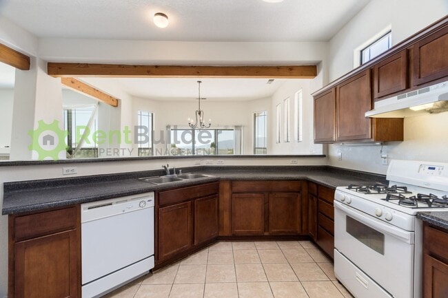 Photo - LEASE PENDING - PLEASE APPLY AT YOUR OWN DISCRETION