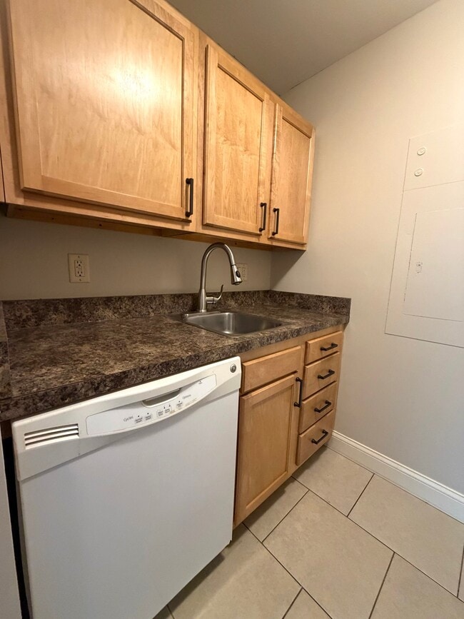 Photo - 1810 E St Unit 109