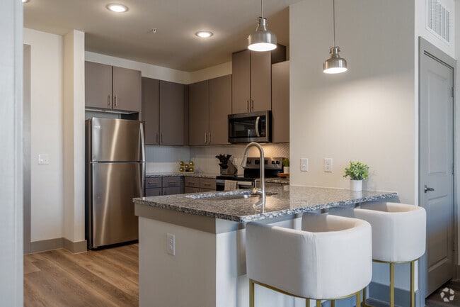 1BR, 1BA - 641SF - Kitchen