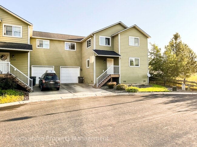 Photo - Beautiful 4 bedroom 3 bath townhouse w/att...