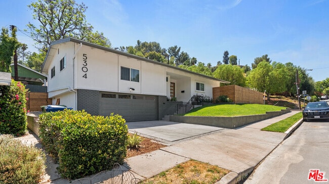 Building Photo - 5304 Baza Ave Rental