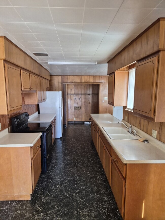 Photo - 1619 E Goodale Ave