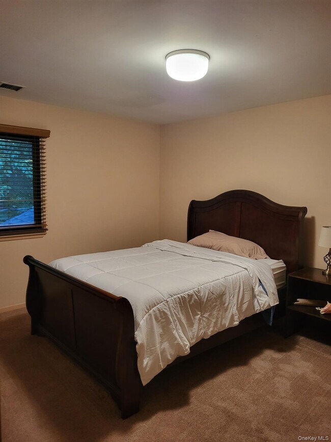 Photo - 22 Pine Ct Unit Upper level