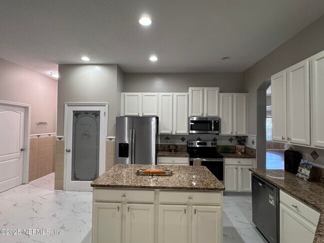 Photo - 854 Wilmington Ln