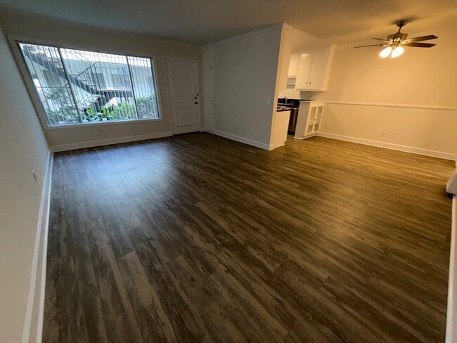Photo - 1631 Barry Ave Unidad 4