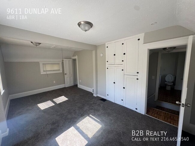 Photo - 9611 Dunlap Ave