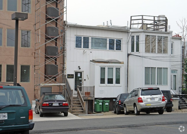 Photo - 2134 Wisconsin Ave NW