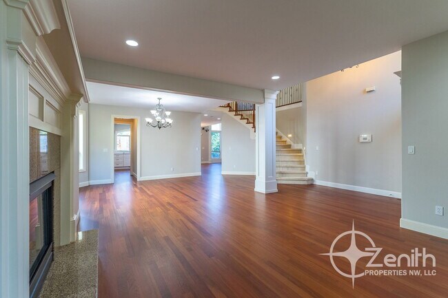 984 W Y St