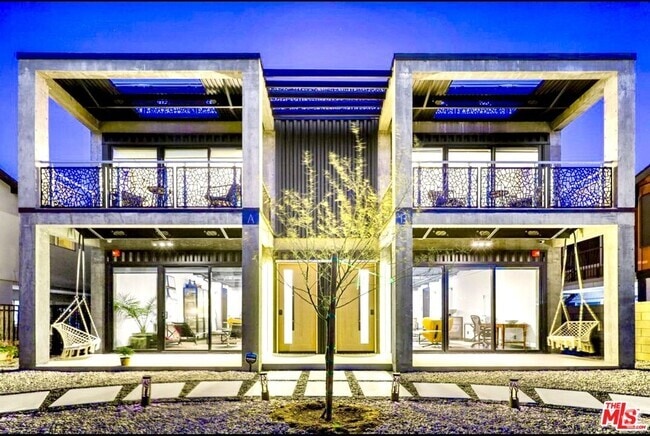 Building Photo - 916 Roswell Ave Rental
