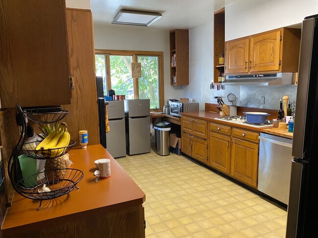 Photo - 622 W Healey St