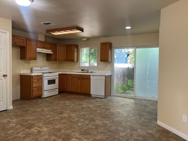 Building Photo - SY771-Ippolito, Joseph Unit 2 Rental