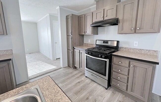 Photo - 6581 Hillcrest Dr