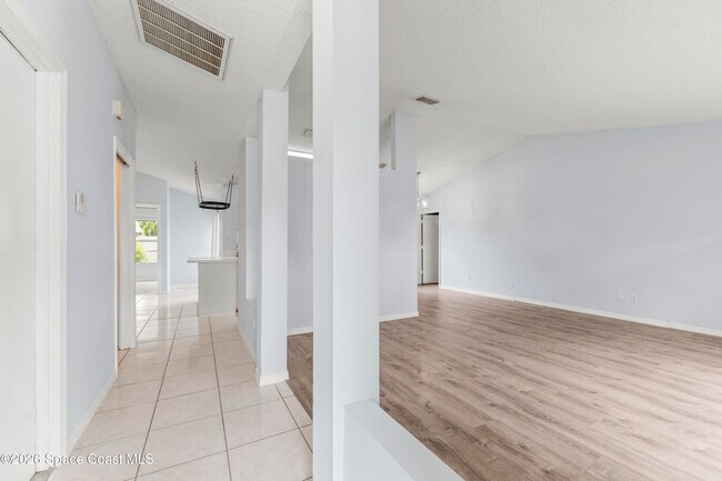 3537 Egret Dr