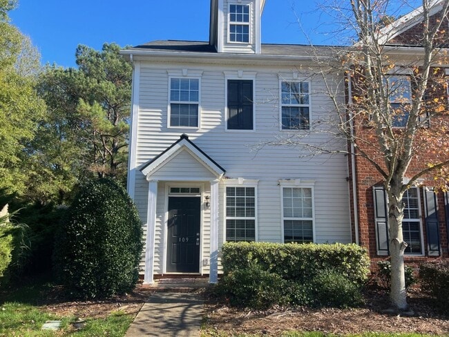 Photo - Come take a look at this end unit 3 bedroom, 2.5 bath townhouse located in very desirable FORT MI...