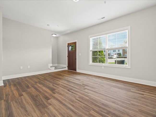 Photo - 100 Mackenzie Way,