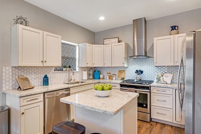 Photo - 3 Bedroom / 2 Bathroom super cute house for lease!