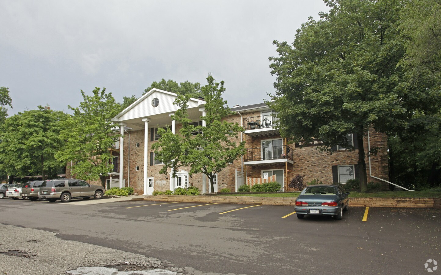 Photo - Whitcomb Manor