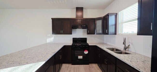 Photo - 4007 Tyler Ave Unidad B