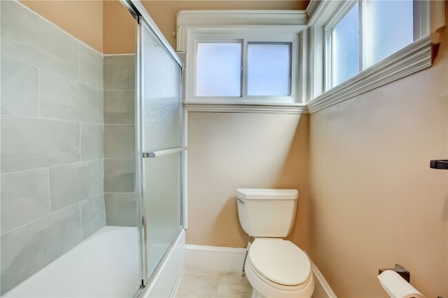 Building Photo - 32 Birch Crescent