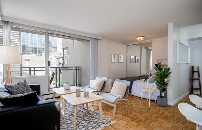 Building Photo - Somerset Unit 00307