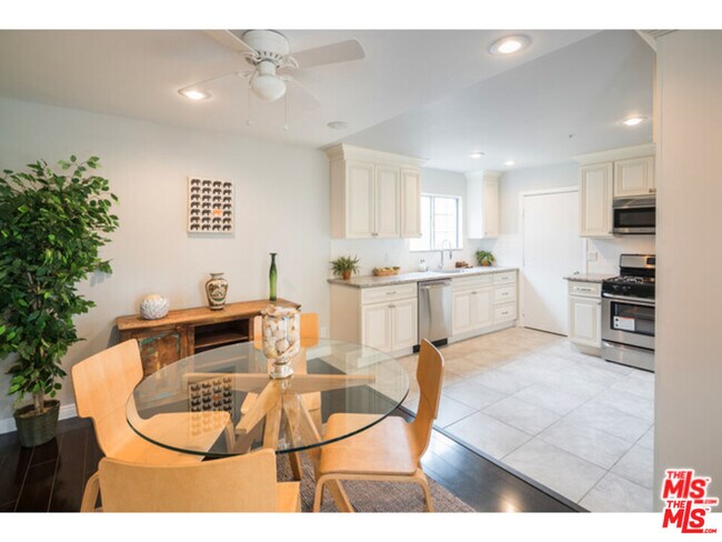 Photo - 705 N Dillon St