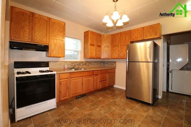 Photo - 1201 Willis St