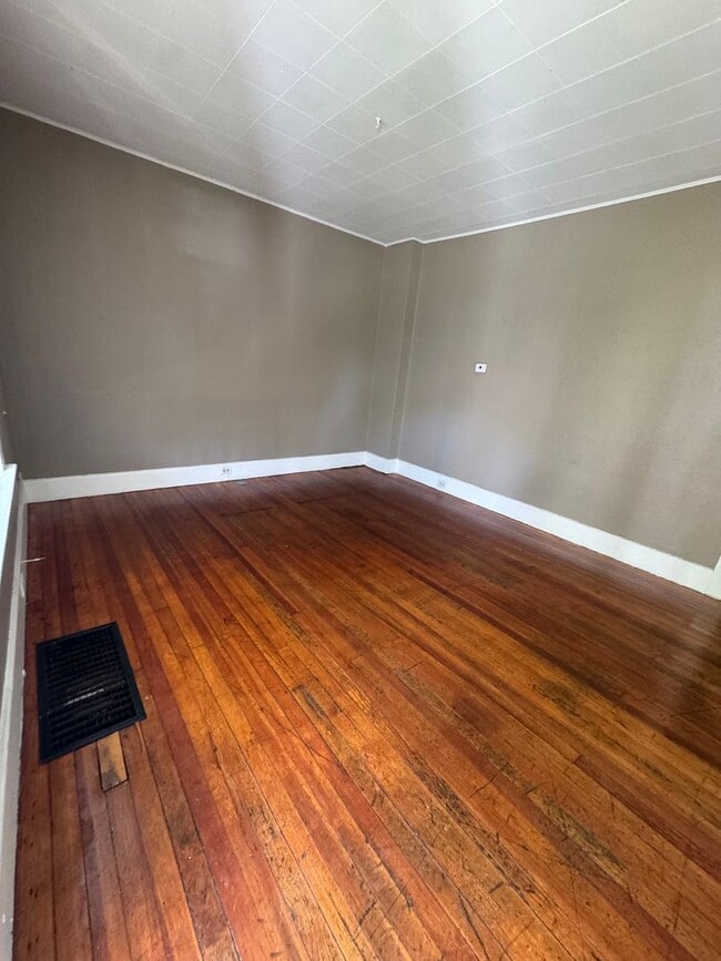 Photo - 3 Bedroom, 1 Bathroom Home