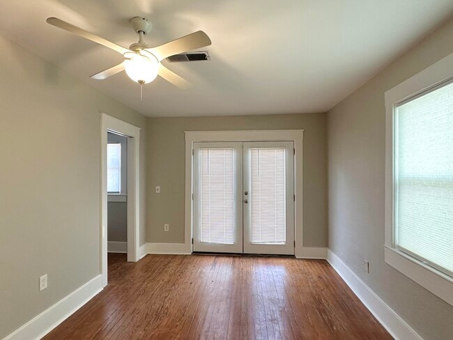 Photo - 2030 Young Ave