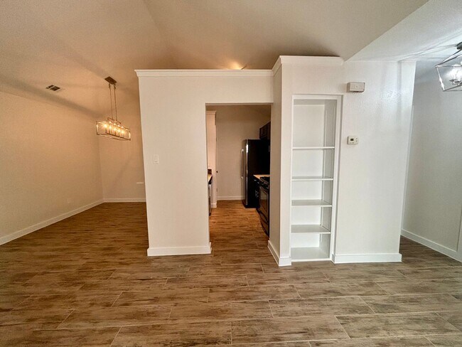 Photo - Brown Bark Unit A