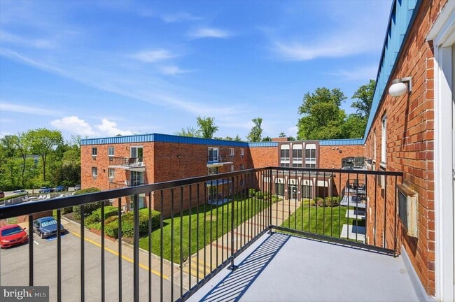 Photo - 120 N Bethlehem Pike Unidad B303