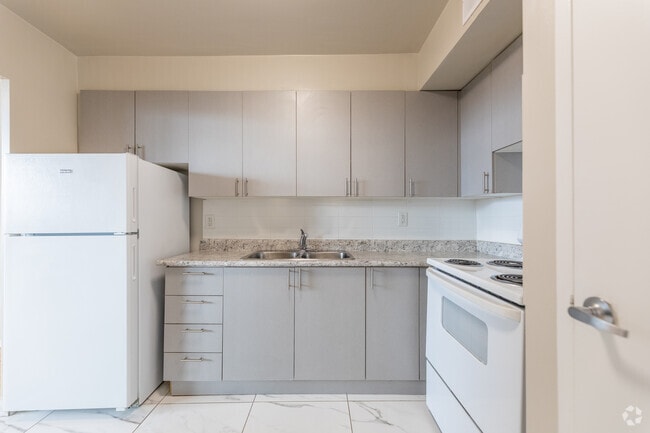 Building Photo - 3875 Sheppard Avenue East