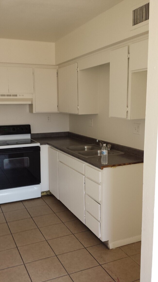 Photo - 2Br/1Ba Updated South Scottsdale Apartment Unit 1