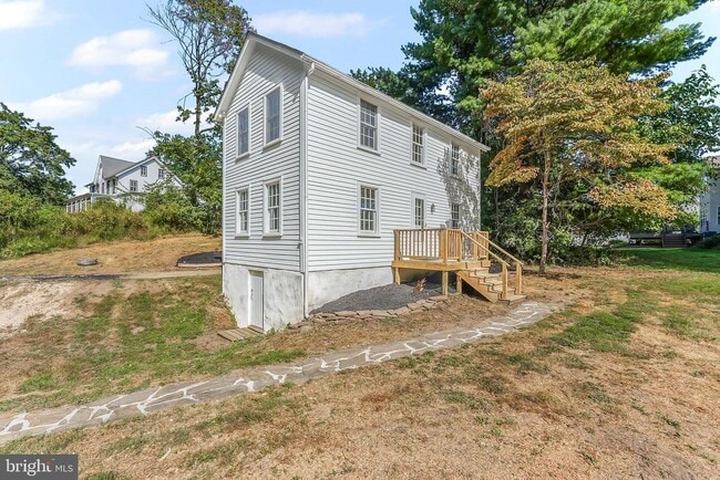 Building Photo - 179 W Street Rd Rental