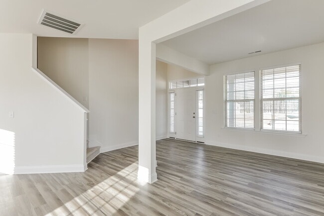 Photo - 26 Cordova St