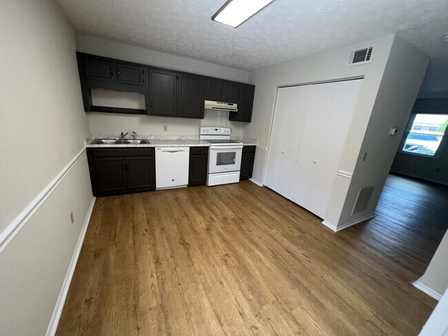 Photo - 341 N Walnut Ave Unit 4