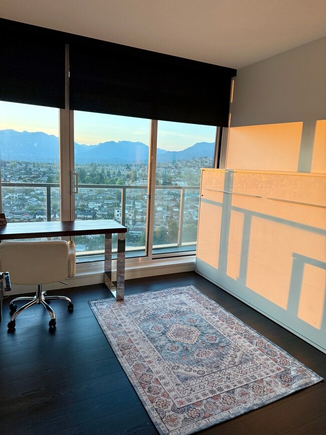 Photo - 4880 Lougheed Hwy Unité Serene Haven: Luxe 3 Bedr