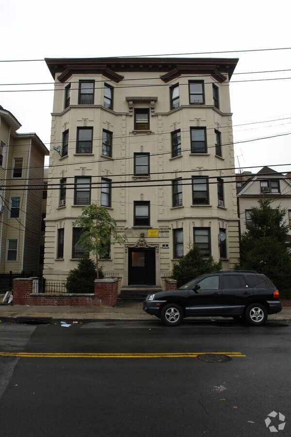 Photo - 63 Radford St