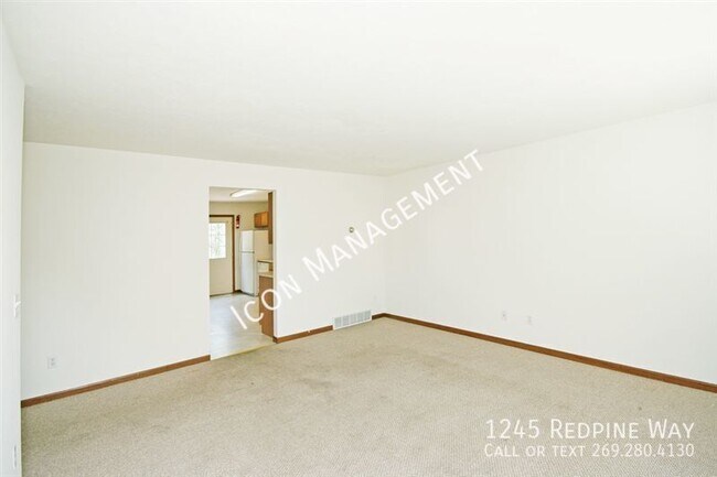 Photo - 1245 Redpine Way