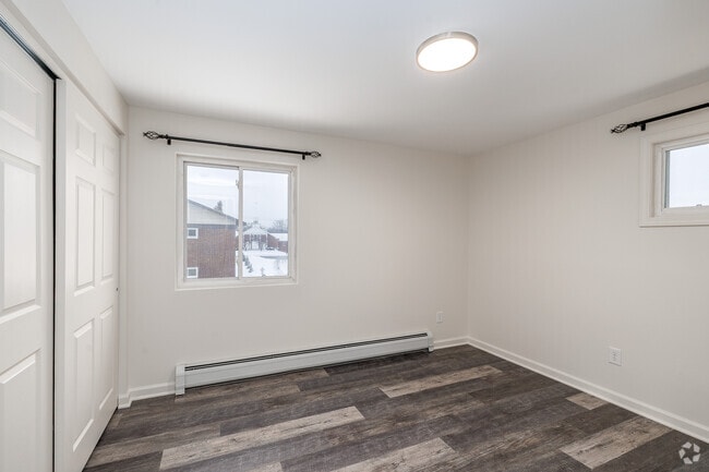 2BR, 1BA - 850SF - Second Bedroom