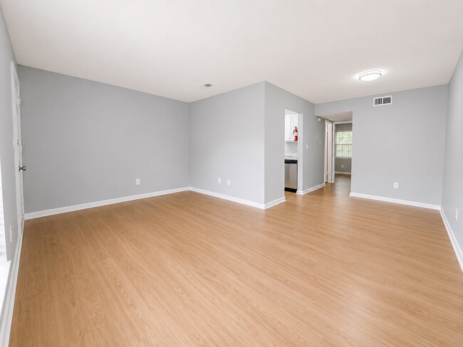 Glen Oaks Luxury Apartment Homes