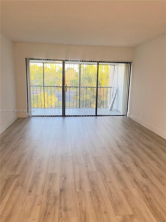 Photo - 240 Lakeview Dr Unidad 303