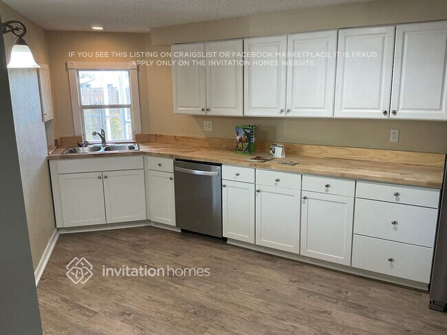 Photo - 178 Sandhurst Dr