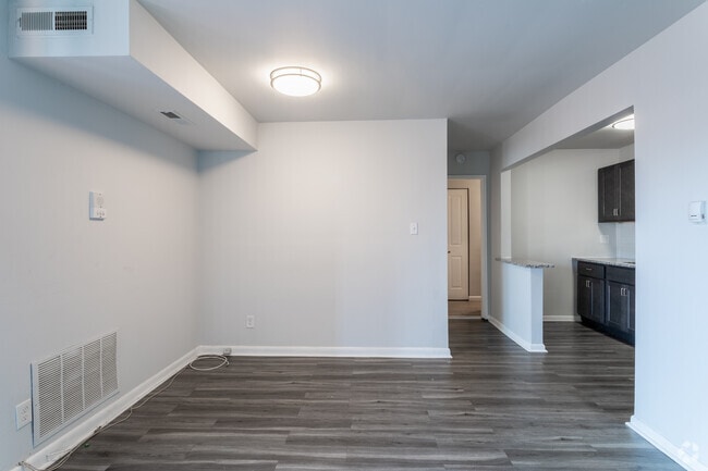Dining Area - Timber Pointe Apartments