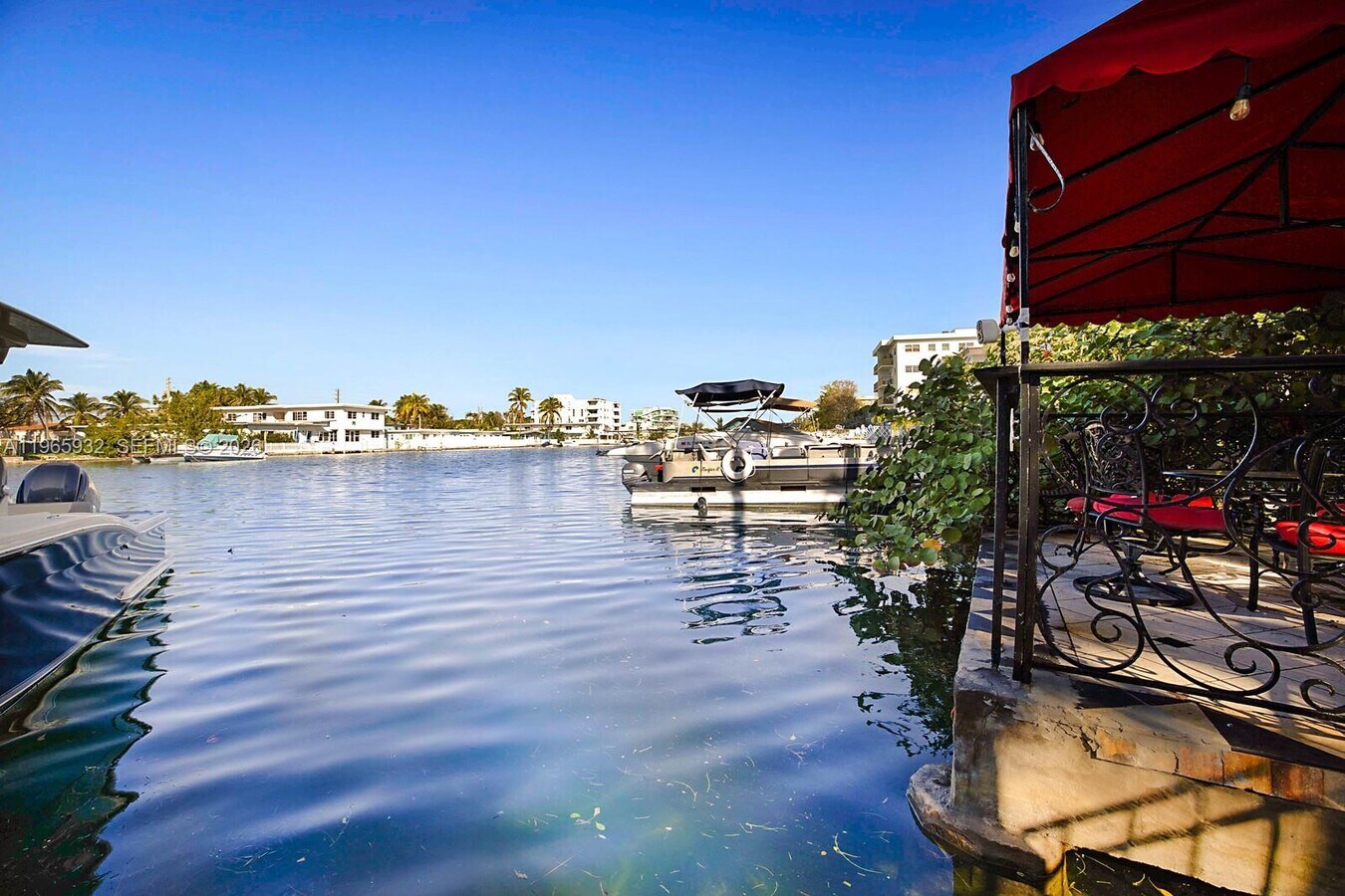 Photo - 8200 Byron Ave Unidad 3