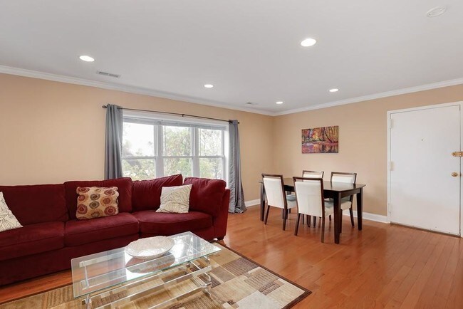 Photo - 152 Newton St Apartment