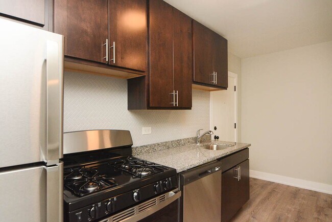 Photo - 755 W Cornelia Ave Unit 311