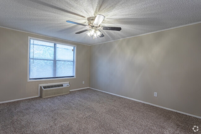 2BR, 2BA - Master Bedroom - The Farms at Mill Run