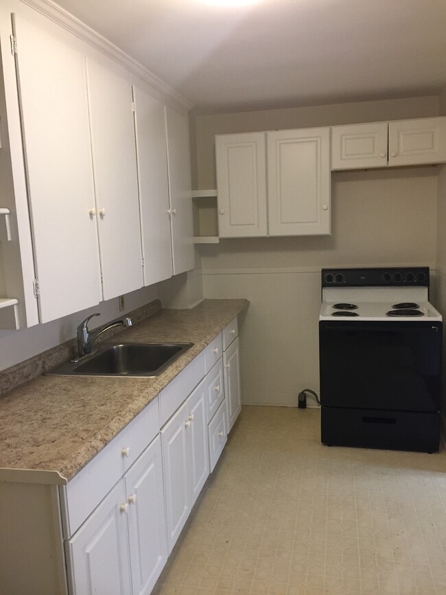 Building Photo - 29 Main St Unit 2