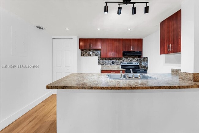 5653 Blueberry Ct