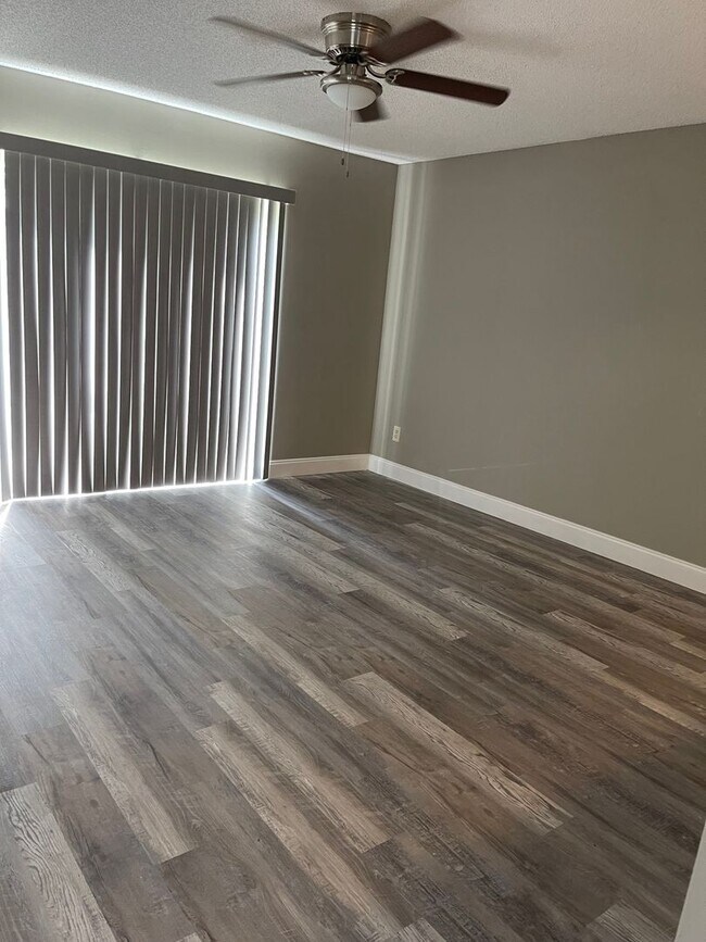 Photo - Available now! Williamsburg TOWNHOMES AT G...